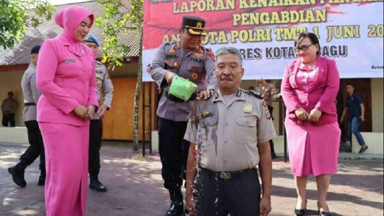 Puluhan Tahun Mengabdi Tanpa Cacat, Perwira Polisi Ini Dapat Kenaikan Pangkat
