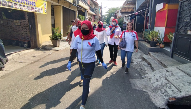 Kartini Perindo Jakut Gelar Aksi Sosial, Beri Pengobatan Gratis Door to Door di Tanjung Priok