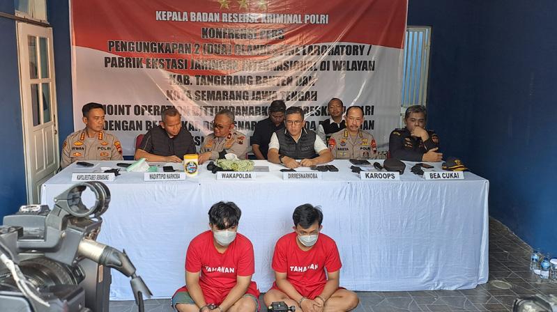 Pabrik Ekstasi di Semarang Jaringan Internasional, Polisi Temukan Belasan Ribu Butir dan Bahan  