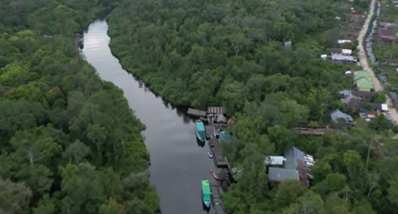 Kampung Unik di Kalimantan Tengah, Singgah ke Desa Suku Dayak Asli, seperti Ini Suasananya!