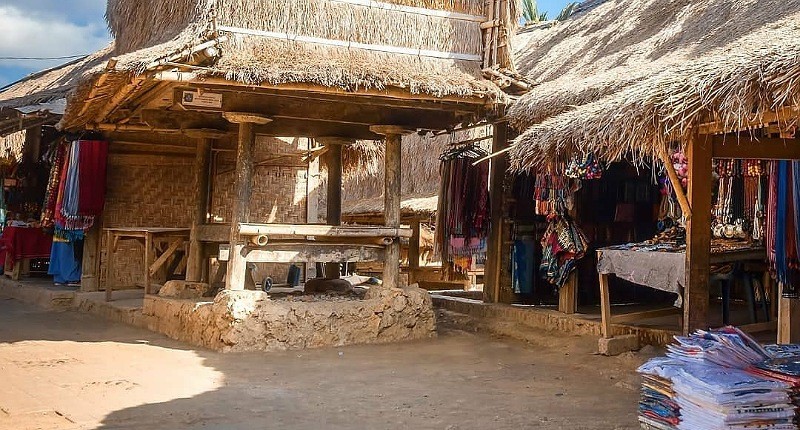 10 Tempat Belanja Murah di Lombok, Bisa Beli Perhiasan Kerang hingga Kuliner yang Lezat 