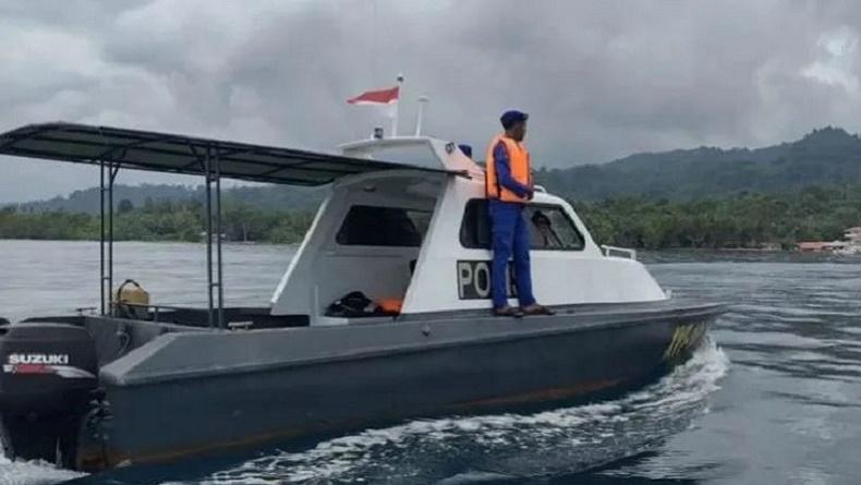 Cuaca Buruk, Polairud Polda Maluku Patroli di Perairan Antisipasi Kecelakaan Laut