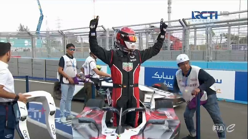 Hasil Race 1 Formula E Jakarta 2023: Pascal Wehrlein Juara usai Adu Balap dengan Jake Dennis