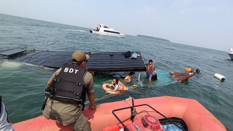 Kapal Bocor dan Tenggelam di Perairan Kepulauan Seribu, 55 Penumpang Selamat