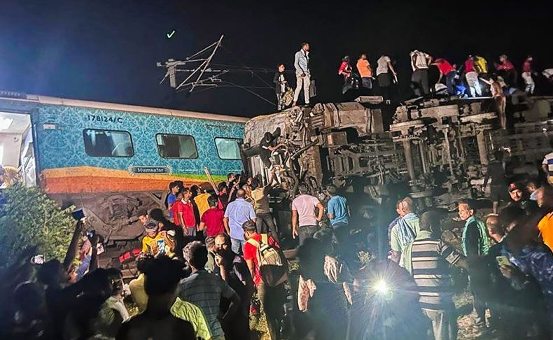 Cerita Kengerian Tabrakan 3 Kereta di India, Korban Saling Tindih di Gerbong