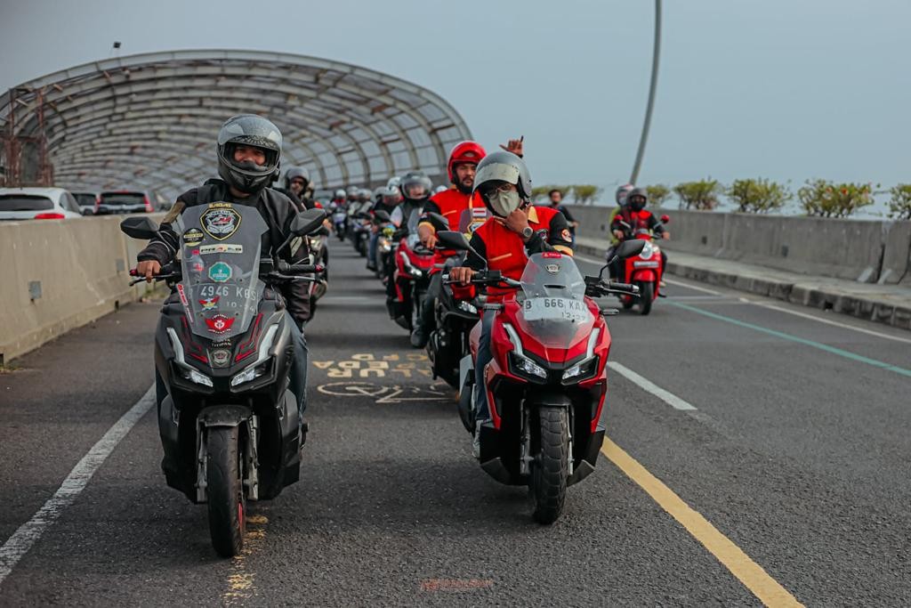 Edukasi Keselamatan Berkendara, Komunitas Motor Bekasi Ramaikan Honda Premium Matic Day