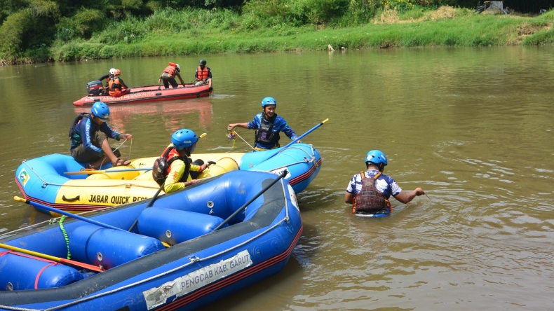 1 Pemancing di Sungai Cimanuk Garut Masih Hilang, Tim SAR Lanjutkan Pencarian Besok