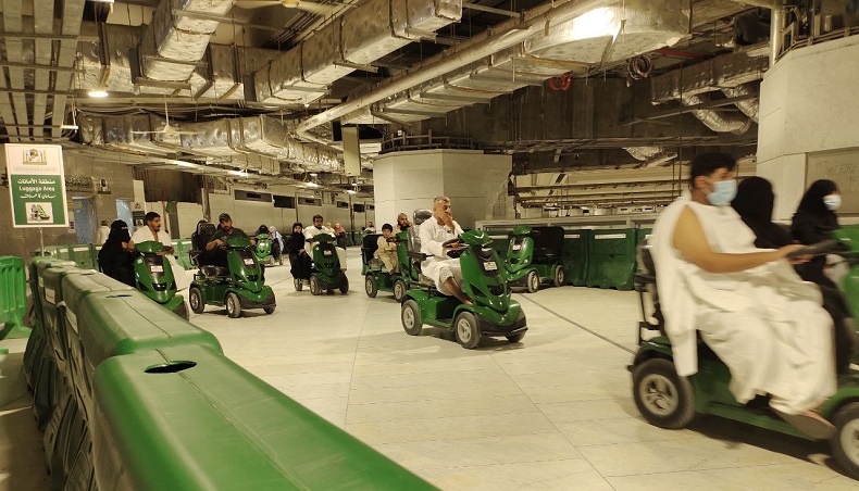 Jemaah Haji Diimbau Pakai Jasa Kursi Roda Resmi di Masjidil Haram