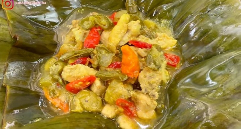 Resep Garang Asem Ayam Tanpa Santan, Dibungkus Daun Pisang Bikin Nagih