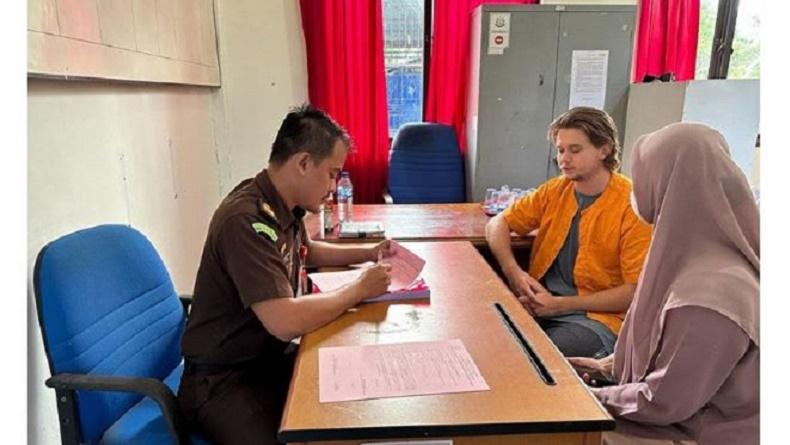 Usai Bebas, Bule Australia yang Mabuk dan Bikin Ulah di Aceh Segera Dideportasi