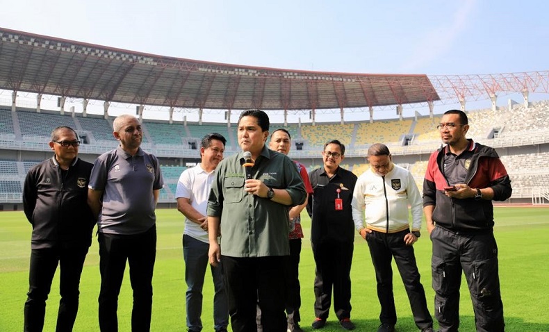 Rumput JIS Sudah Dibongkar, Erick Thohir Beberkan Update Catatan FIFA ...