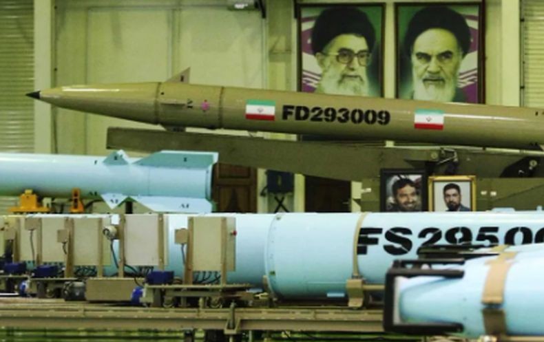 Iran Perkenalkan Rudal Balistik Hipersonik Pertamanya