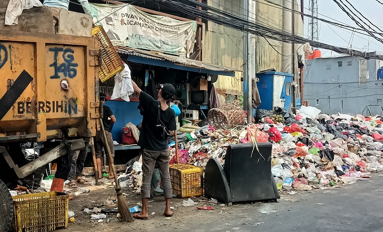 Viral Sampah Menumpuk di Cipondoh, Ini Kata Pemkot Tangerang