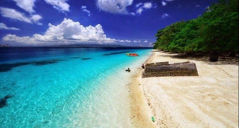 5 Pantai di Indonesia Punya Pemandangan Layaknya Surga, Sering Dijadikan Tempat Syuting! 