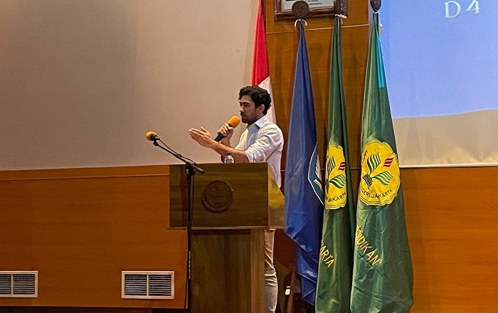 Tips Mengembangkan Diri ala Reza Rahadian, Mahasiswa Wajib Catat!