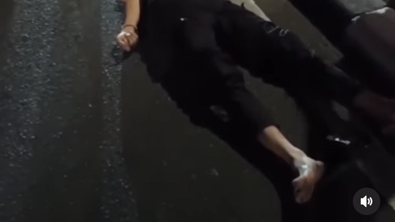 Menyeberang Jalan, Pria Diserempet Motor hingga Pingsan di Pasar Minggu