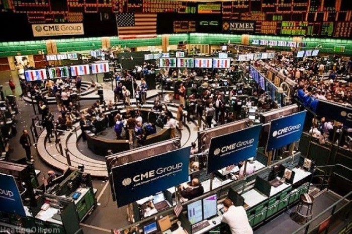 Harga Emas, Dolar, hingga Wall Street Kompak Turun Imbas Defisit Perdagangan AS  