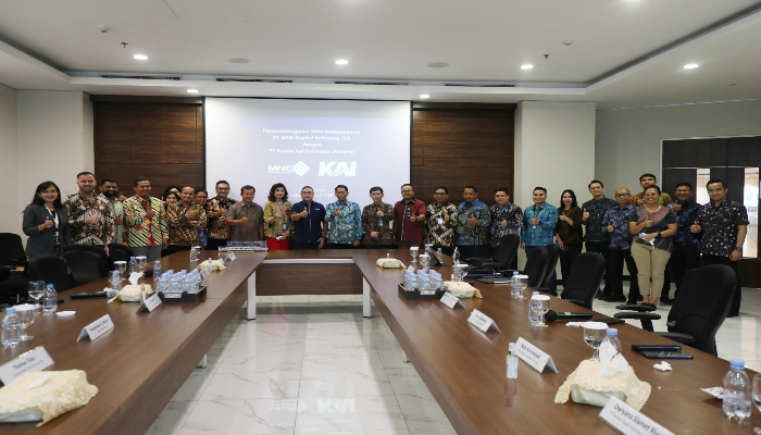 KAI-MNC Group Kerja Sama Sajikan Layanan Hiburan di Kereta Api dan Stasiun