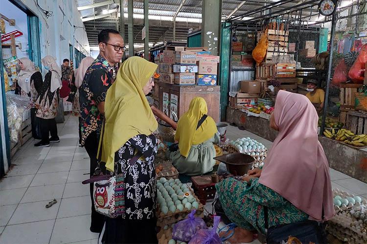 Tingkatkan Perekonomian Masyarakat, Bupati Kebumen Wajibkan ASN Belanja di Pasar Tradisional