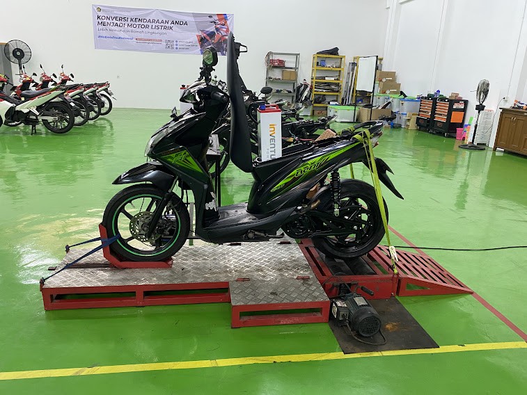 Tak Seperti Motor Listrik Murni, Motor Konversi Masih Harus Bayar Pajak