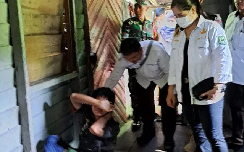 Tega! Anak Dipasung Orang Tua selama 5 Hari, Kaki Dirantai di Dinding