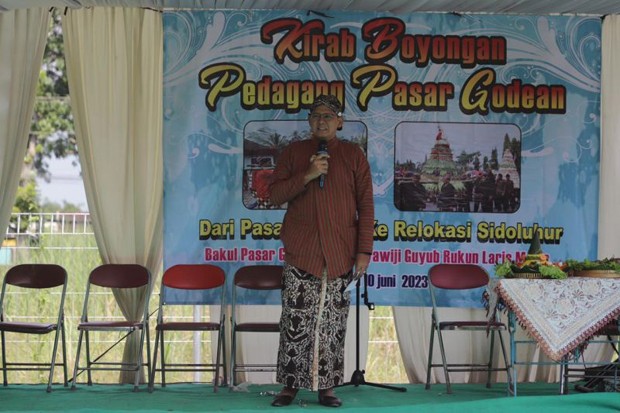 Ribuan Pedagang Pasar Godean Sleman Kirab Boyongan dari Pasar Transit ke Relokasi