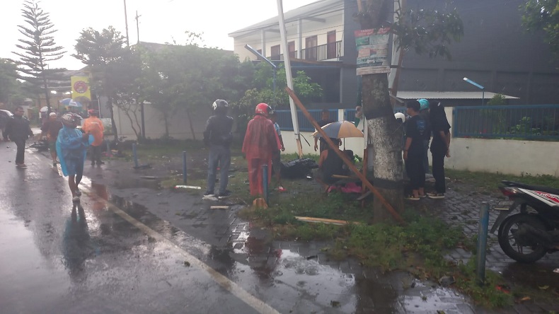 3 dari 4 Korban Tewas Kecelakaan Maut di Malang Sekeluarga, Suami Istri dan Balita 