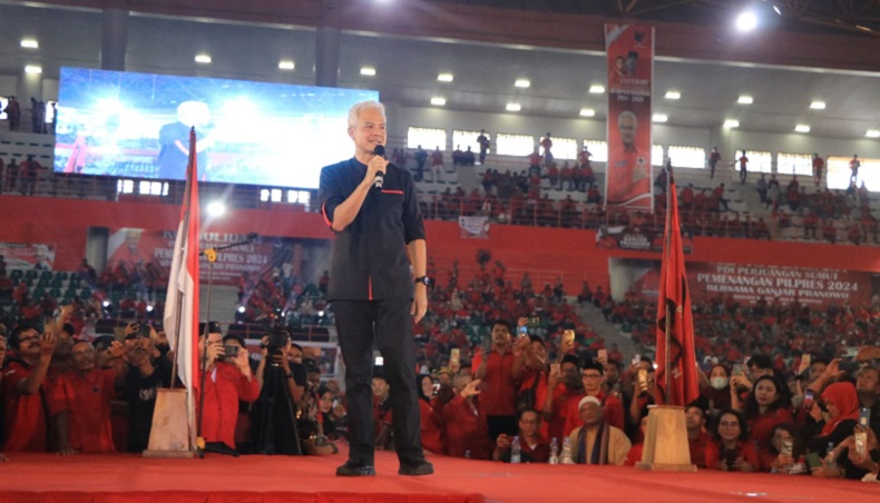 Ganjar Pranowo Disambut Ribuan Kader di Sumut, Diteriaki Presiden 2024