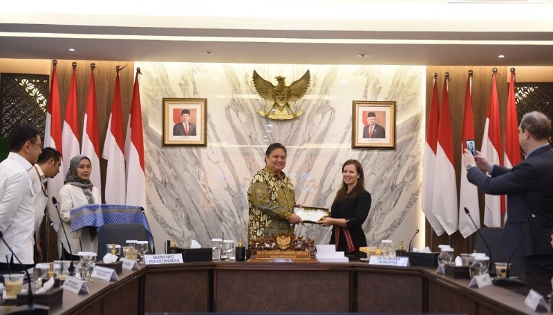 Menko Airlangga Lepas 30 Mahasiswa Indonesia Magang di Hungaria