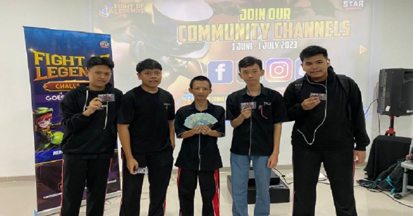 Siswa SMK Cyber Media Antusias Ikuti Turnamen Fight of Legends 