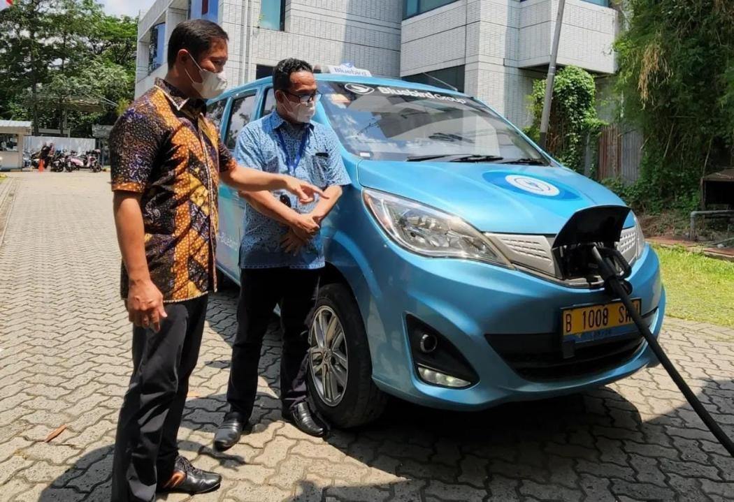 Punya Armada Mobil Listrik, Bluebird Ungkap Tantangan Utamanya