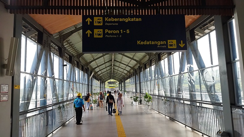Penumpang KA Jarak Jauh di Malang Gembira Bisa Lepas Masker dalam Kereta