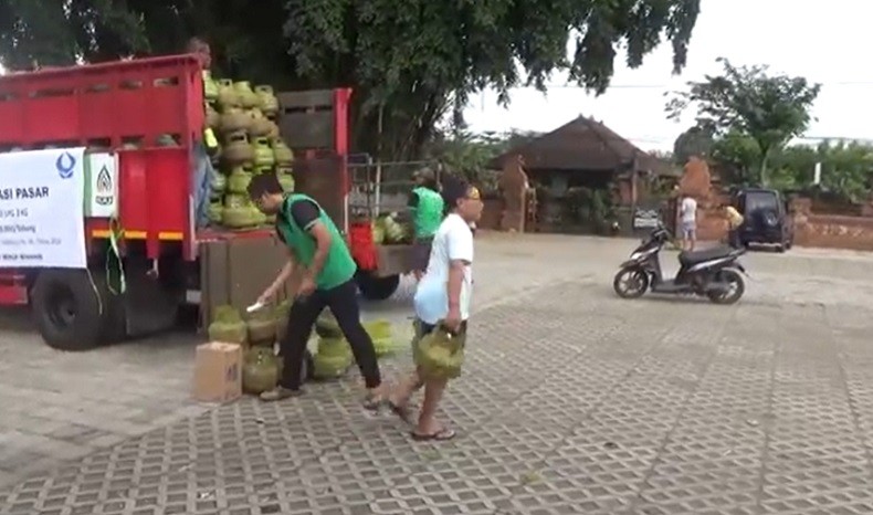 Gas Elpiji 3 Kg Langka, Warga Badung Serbu Operasi Pasar di 3 Kecamatan Ini