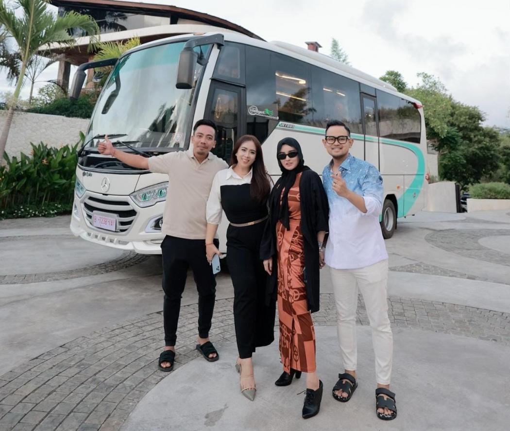 Kasih Mobil Sudah Biasa, Juragan99 Hadiahkan Bus Mewah buat Teman Spesial