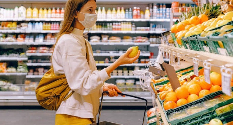 Pandemi Ubah Gaya Hidup Milenial, Belanja dan Jalan-Jalan Tidak Lagi Bawa Uang Tunai