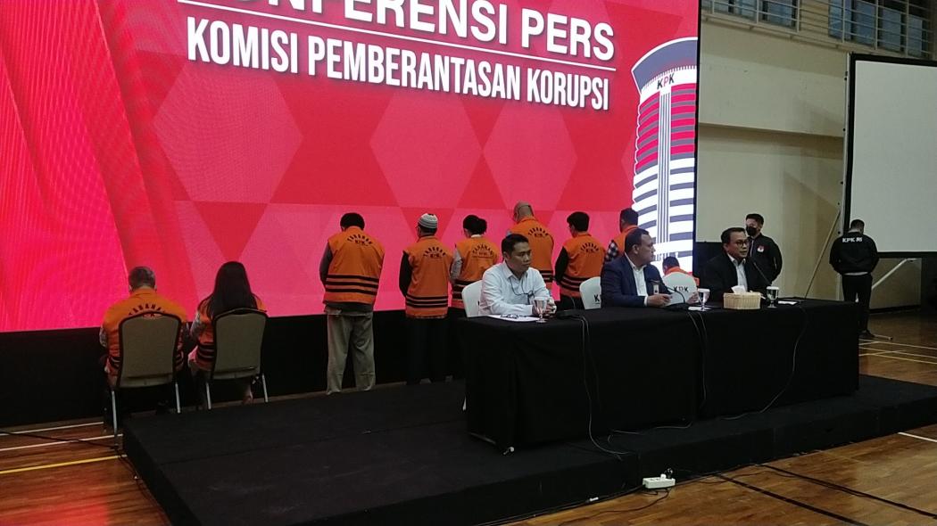 KPK Tahan 9 Tersangka terkait Korupsi Dana Tukin Kementerian ESDM