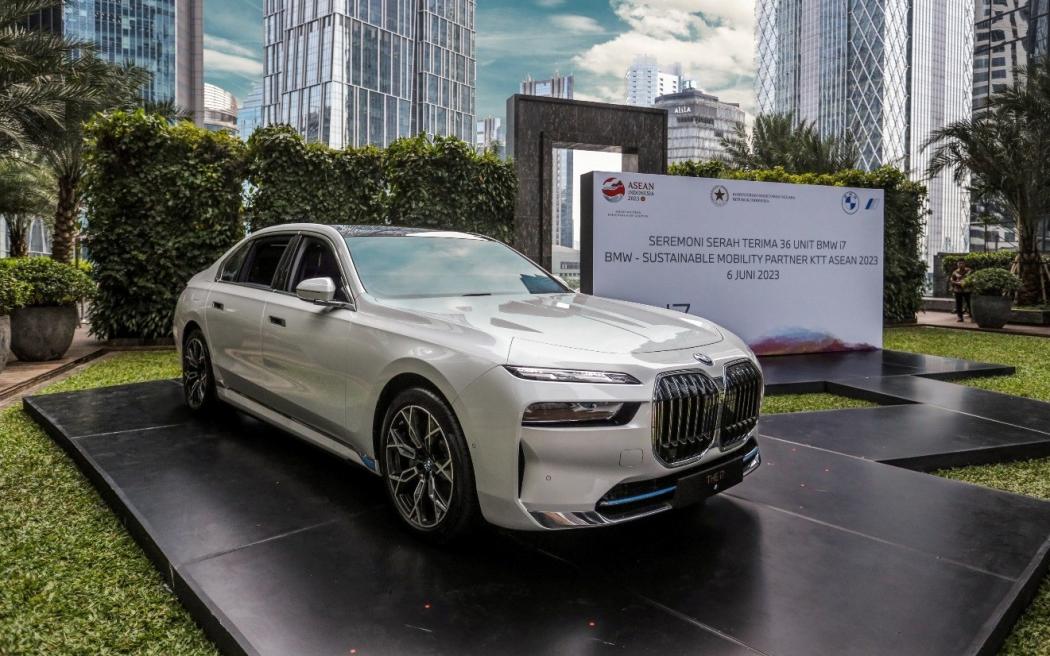 Penjualan Laris Manis, BMW Klaim Kuasai Penjualan Mobil Listrik Premium di Indonesia