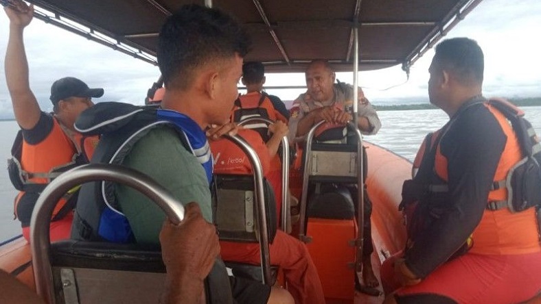 Perahu Rombongan Guru Tenggelam di Perairan Pepaya-Nuburi Nabire