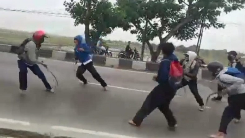 2 Kelompok Pelajar SMK Tawuran Pakai Celurit di Pantura Subang, 1 Tewas