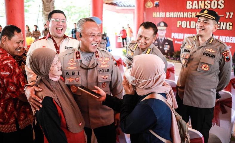 Hari Bhayangkara ke-77, Polda Jateng Gelar Bakti Sosial Presisi di Kelenteng Sam Poo Kong