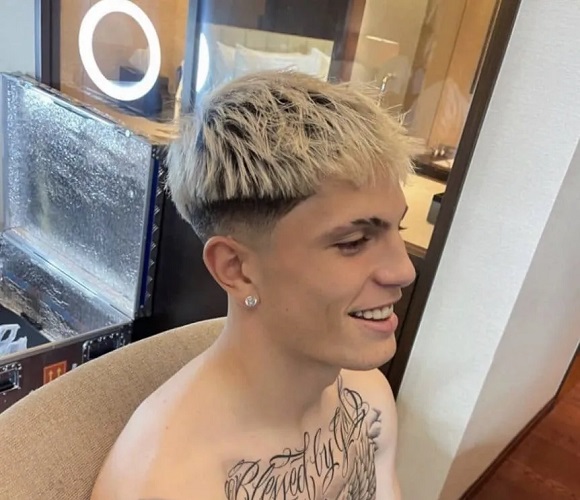 Biar Keren Lawan Indonesia, Pemain Timnas Argentina Dadakan Potong Rambut di Hotel