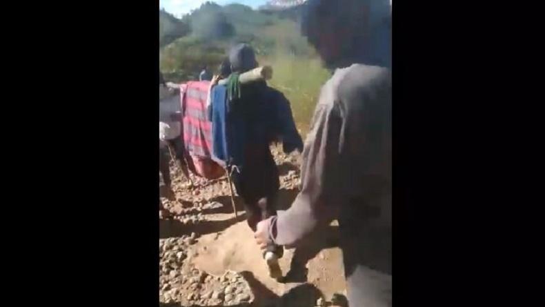 Viral Video Warga Sakit di Polewali Mandar Harus Ditandu 12 Km karena Jalan Rusak