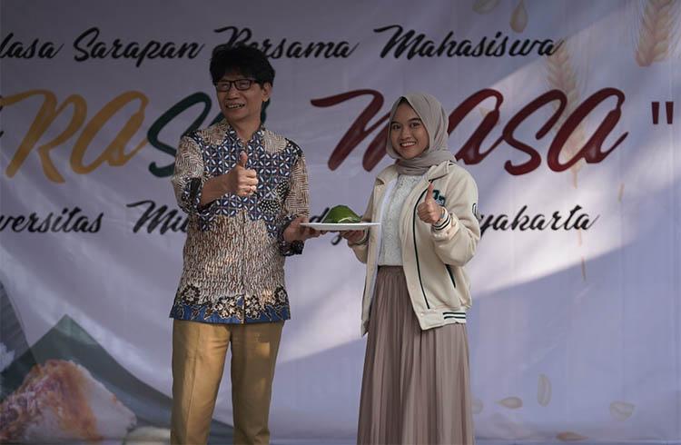 Sarapan Bareng Mahasiswa, Rektor UMY Luncurkan Program Serasa Masa Dukung Kampus Go Green