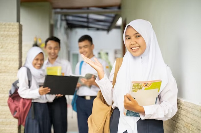 Contoh Sambutan Wali Kelas 10 saat Pembagian Raport, Penuh Motivasi dan Nasihat Singkat