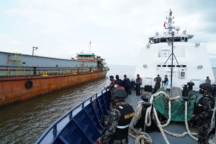 Timbulkan Kerusakan Ekosistem, KKP Hentikan Permanen Penambangan Pasir Pulau Rupat