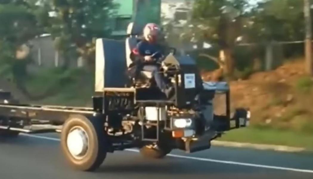 Sopir Sasis Bus Bugil Harus Punya Fisik Kuat Kendarai Langsung ke Karoseri, Ini Alasannya