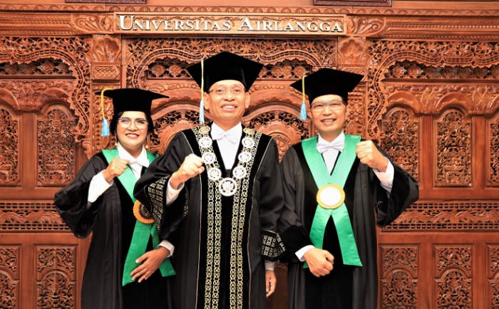 So Sweet! Pasutri Ini Dinobatkan Jadi Guru Besar Bersamaan