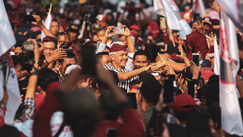 Alun-Alun Nganjuk Penuh, 32.000 Warga Antusias Sambut Ganjar