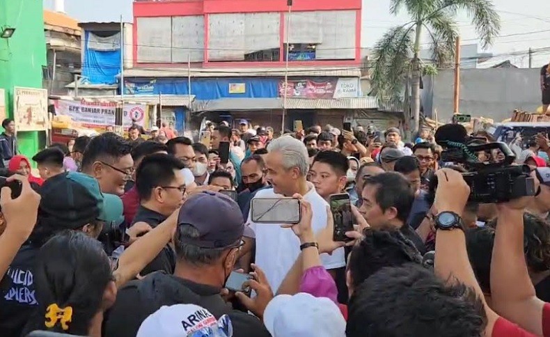 Blusukan ke Pasar Warakas Tanjung Priok, Ganjar Pranowo Diteriaki Presiden