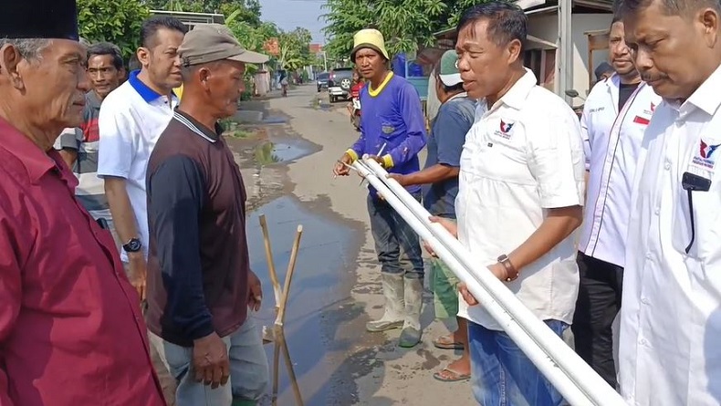 Partai Perindo Bantu Penerangan Jalan Daerah Rawan Kecelakaan di Pekalongan 